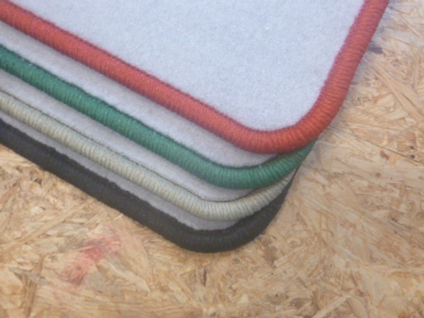 Jassteppich mit farbiger Kordelung, mit 2 Ösen