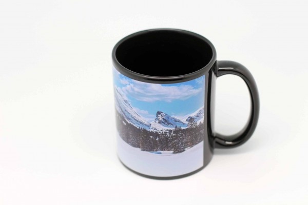 Tasse Keramik schwarz mit Churfirsten im Winter